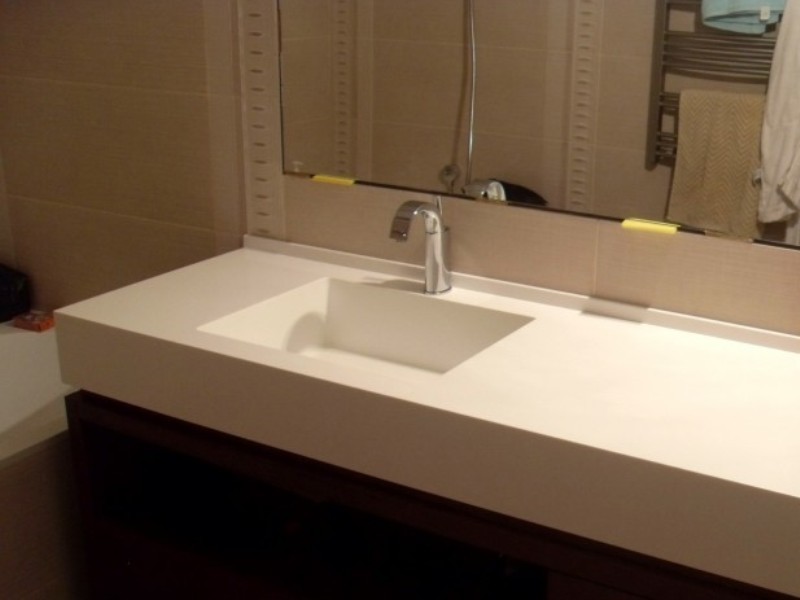 Прямоугольная раковина в ванную в столешницу
